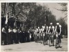 Drużyna kolarska Włókniarz Zawiercie przed trybuną chonorową 1 maj 1954 r.